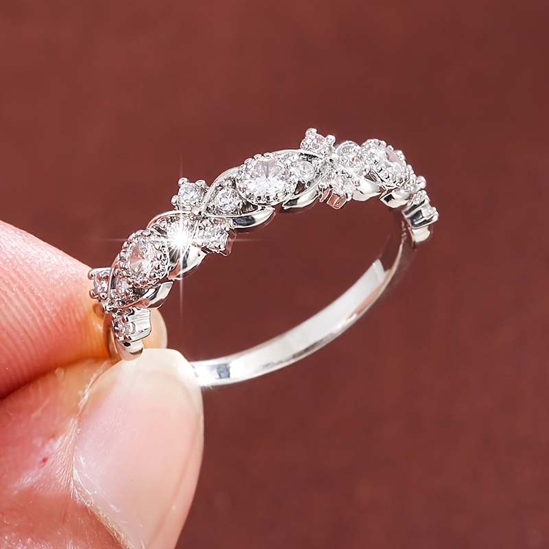 Floral Geometric Women's Ring with Oval Cut Stone & Multicolor Zirconia